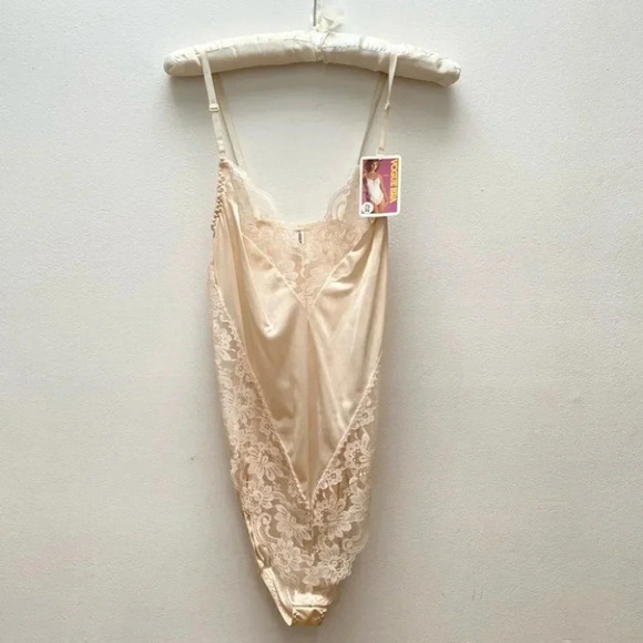 Vintage - NWT Cream Off White Lace Bodysuit - Picture 6 of 8